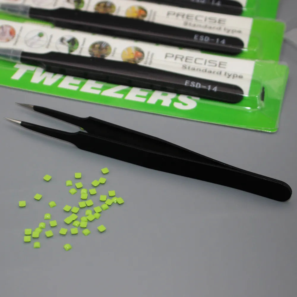 Tweezers with point