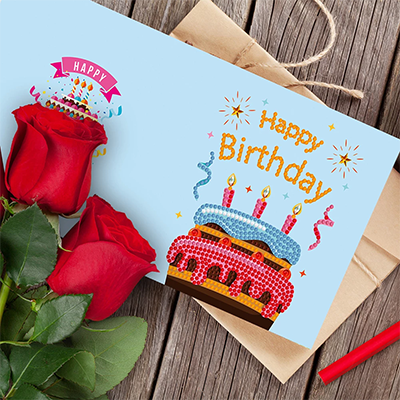 Wenskaart Happy Birthday Taart en kaarsen blauw