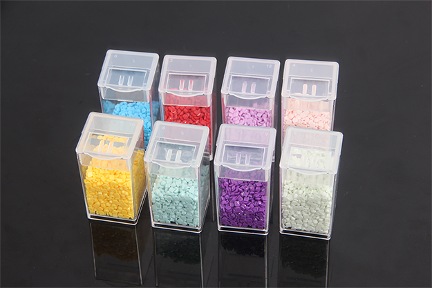 Loses Vorratsglas / Box im quadratischen Tic-Tac-Stil